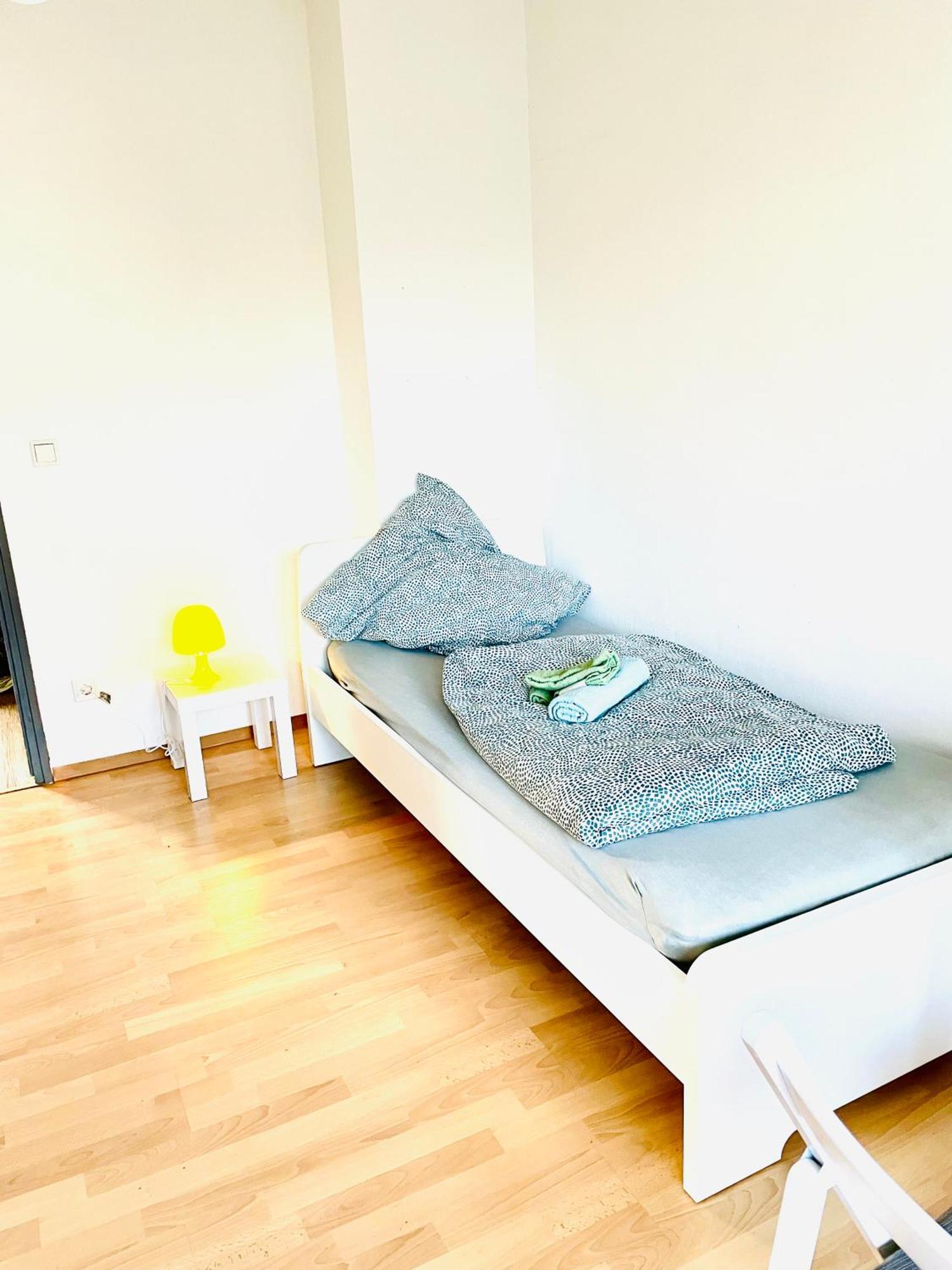 Fuer 4 Personen, U-bahn, Autobahn Naehe, Balkon * Nürnberg